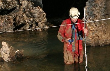 Speleology-Hessenhau-cave-discharge-MF pro