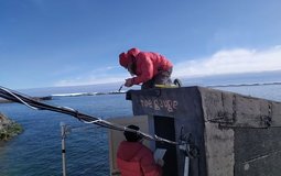 How to ensure real-time access to Antarctic tide data